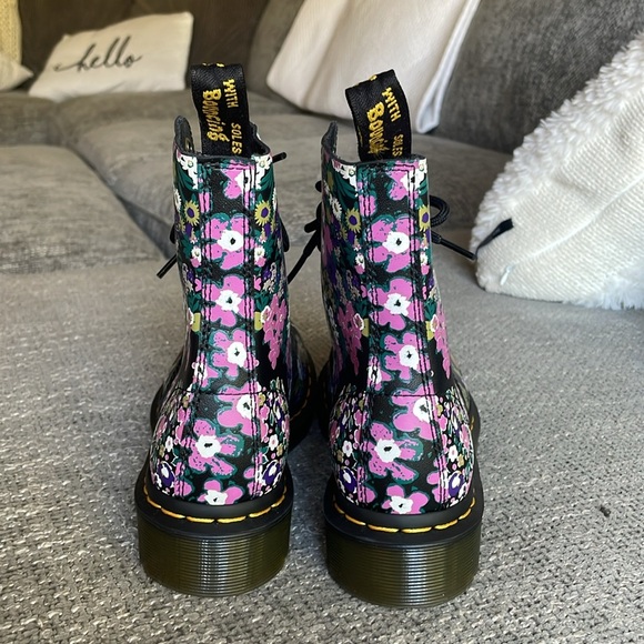 NWT DR MARTENS Vintage 1460 Boots! - Picture 8 of 15